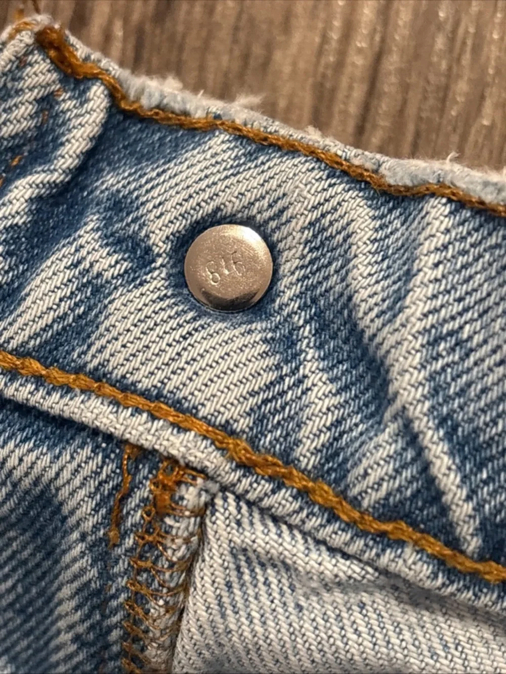 Vintage Levi’s Orange Tab 1980s Men’s Jeans Light Wash Distressed 34x30 Straight - Picture 9 of 12